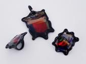 Км0004-02: Комплект (подвеска+кольцо) из каучука и муранского стекла черно-красный